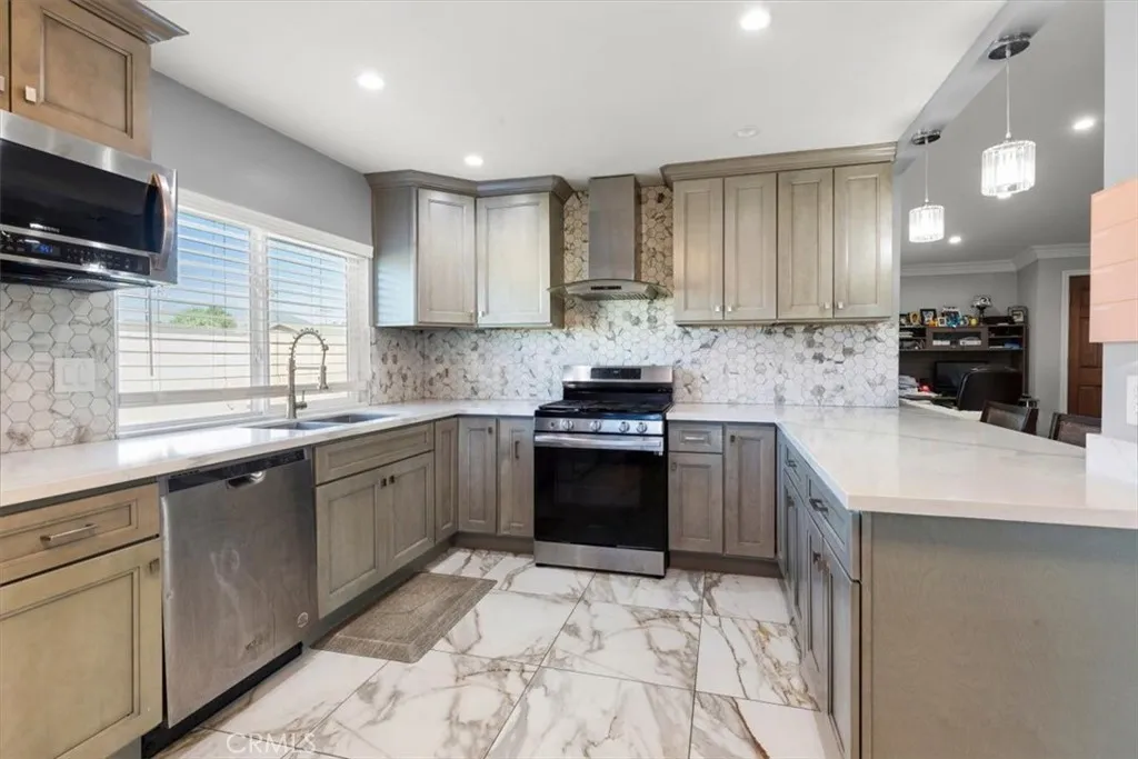 Additional image 62 of 661 Woodhill St, Rialto, CA 92376