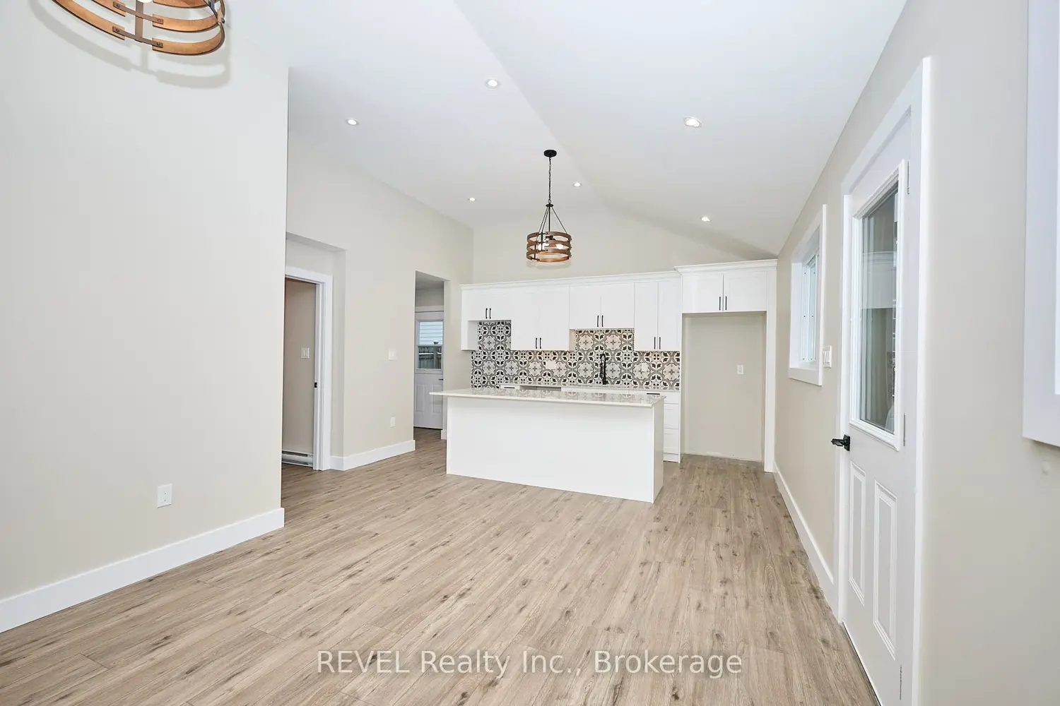 Additional image 7 of 406 Hennepin Avenue