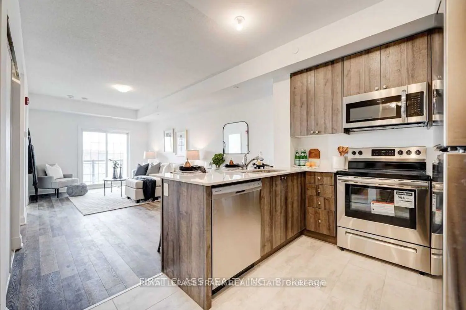 Additional image 10 of 50 Lakebreeze Drive 317