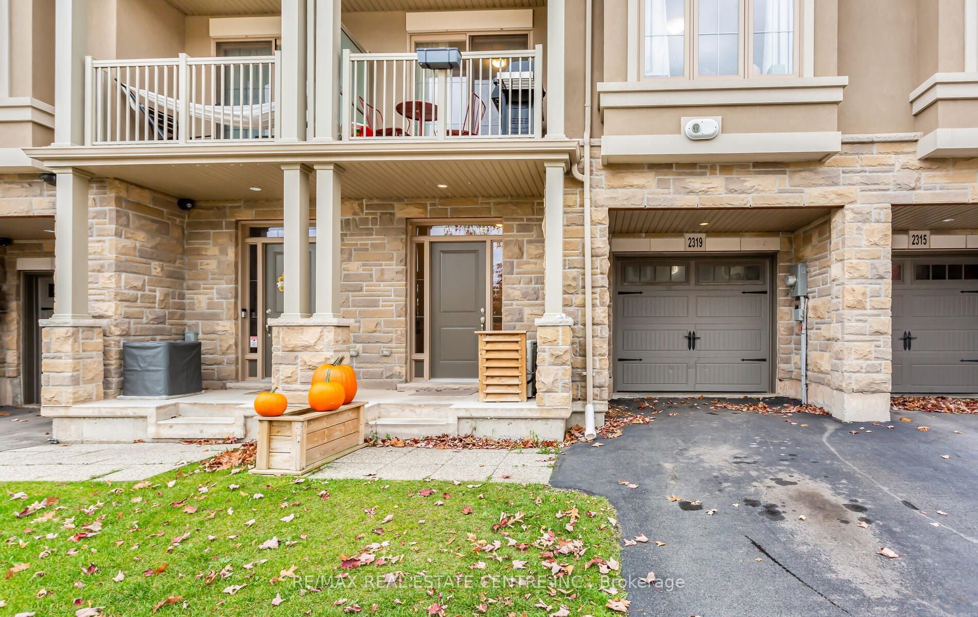 Additional image 2 of 2319 Natasha Circle, Oakville, ON, L6M 0K9
