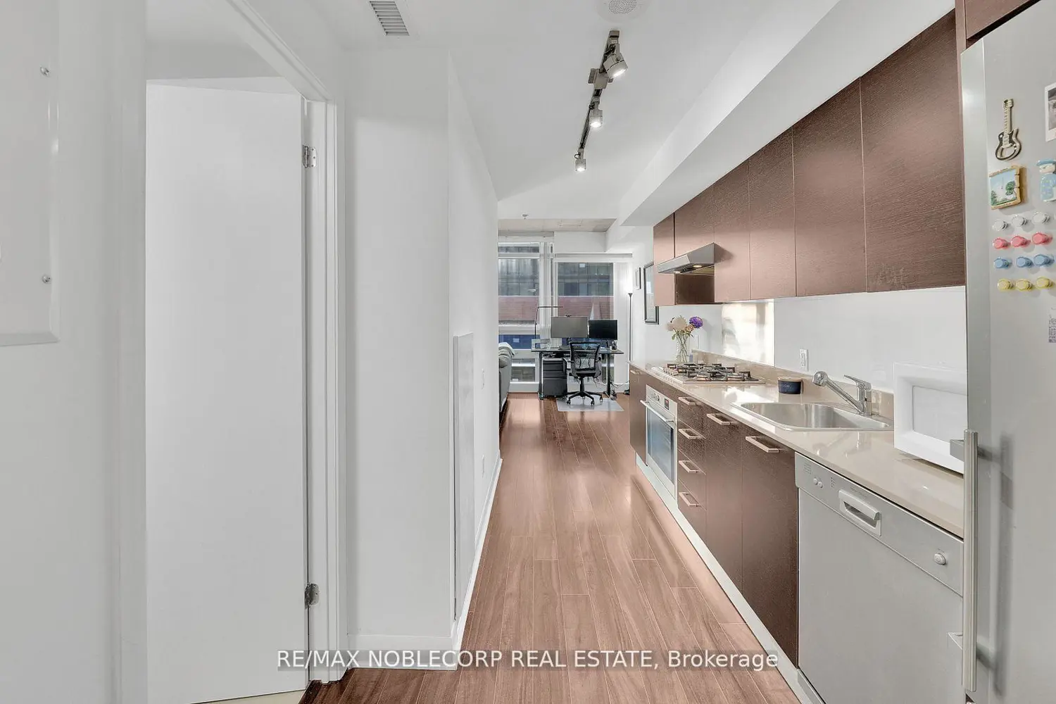 Additional image 8 of 375 King Street 810