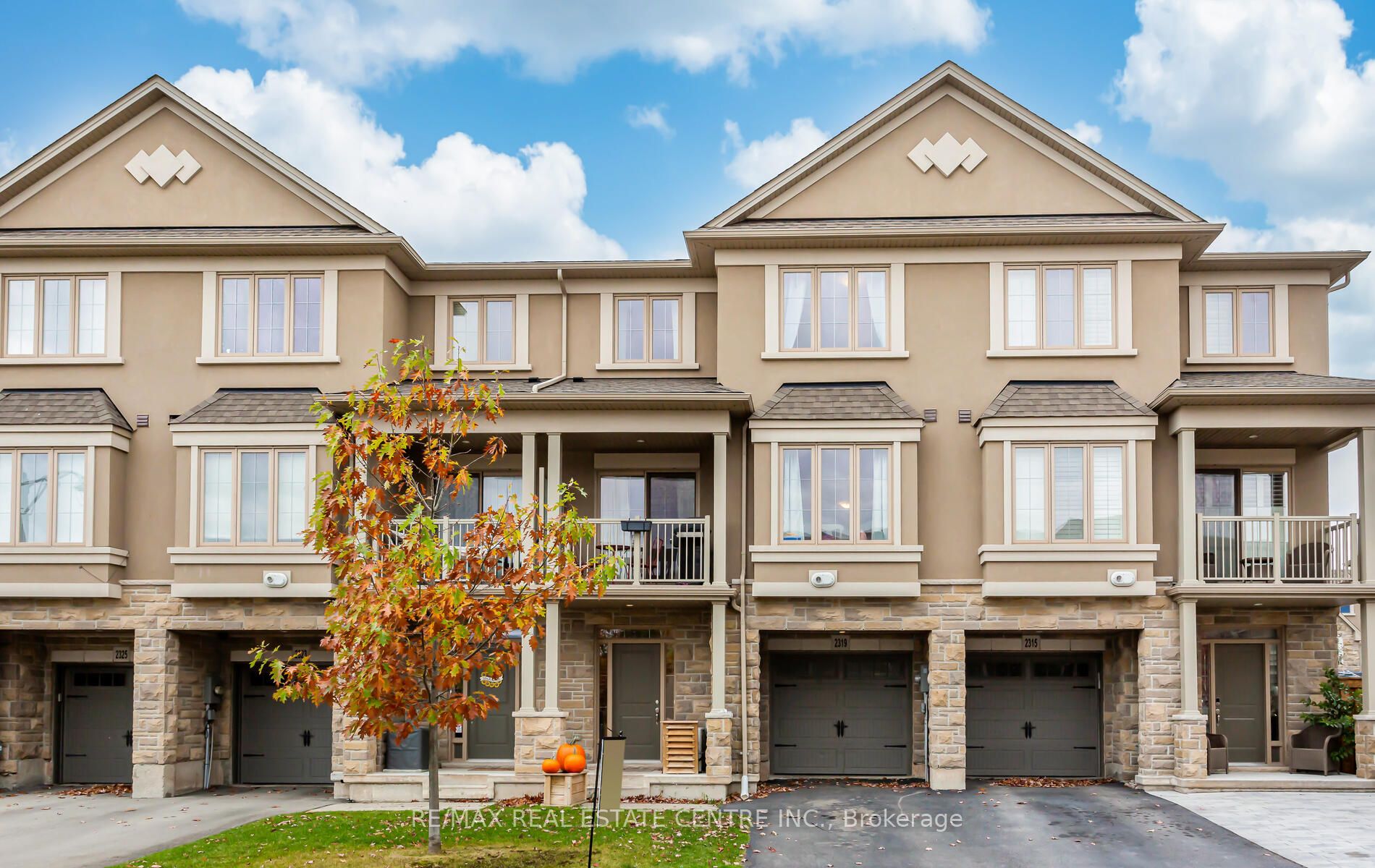 2319 Natasha Circle, Oakville, ON, L6M 0K9