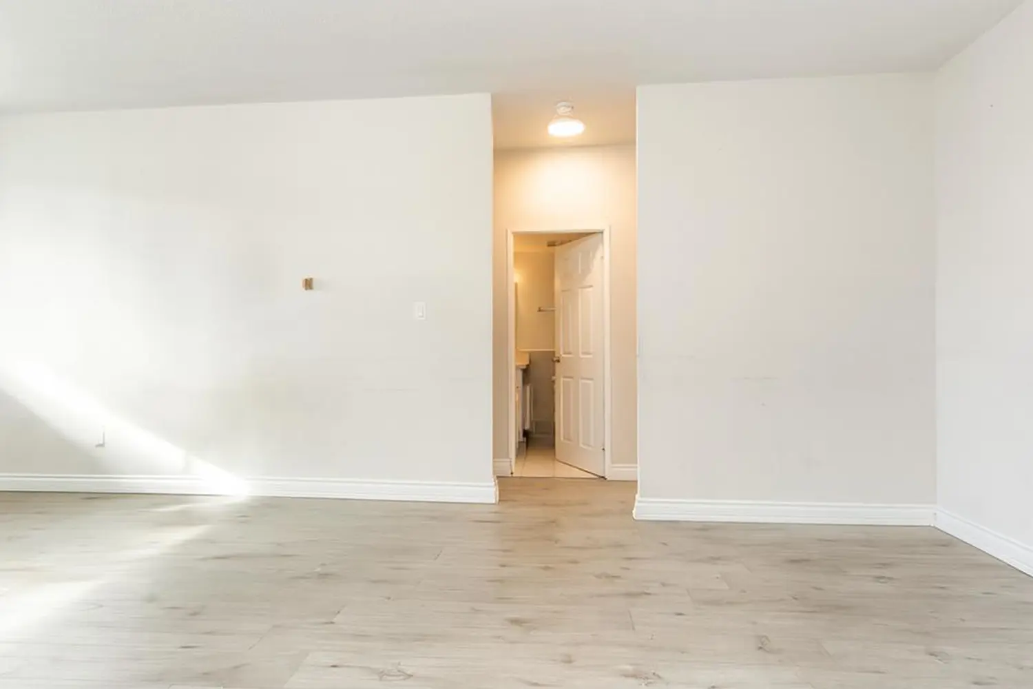 100 Wingarden Court 103