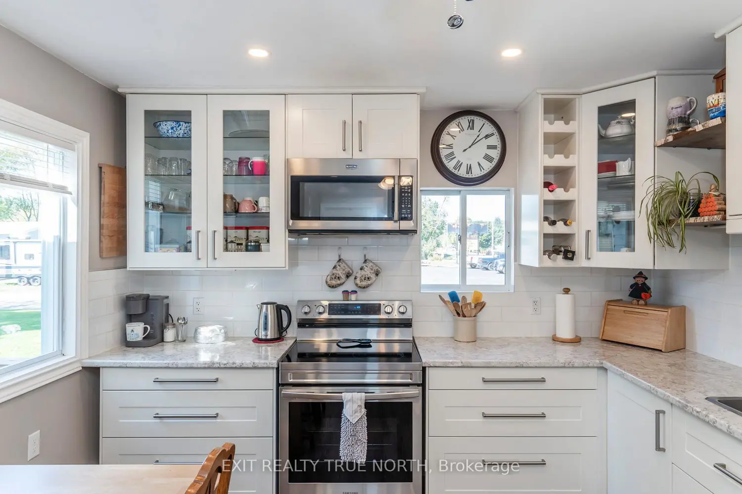 Additional image 6 of 8254 93 Highway