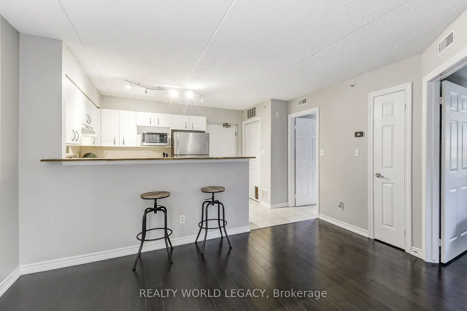 Additional image 11 of 2055 Appleby Line 103