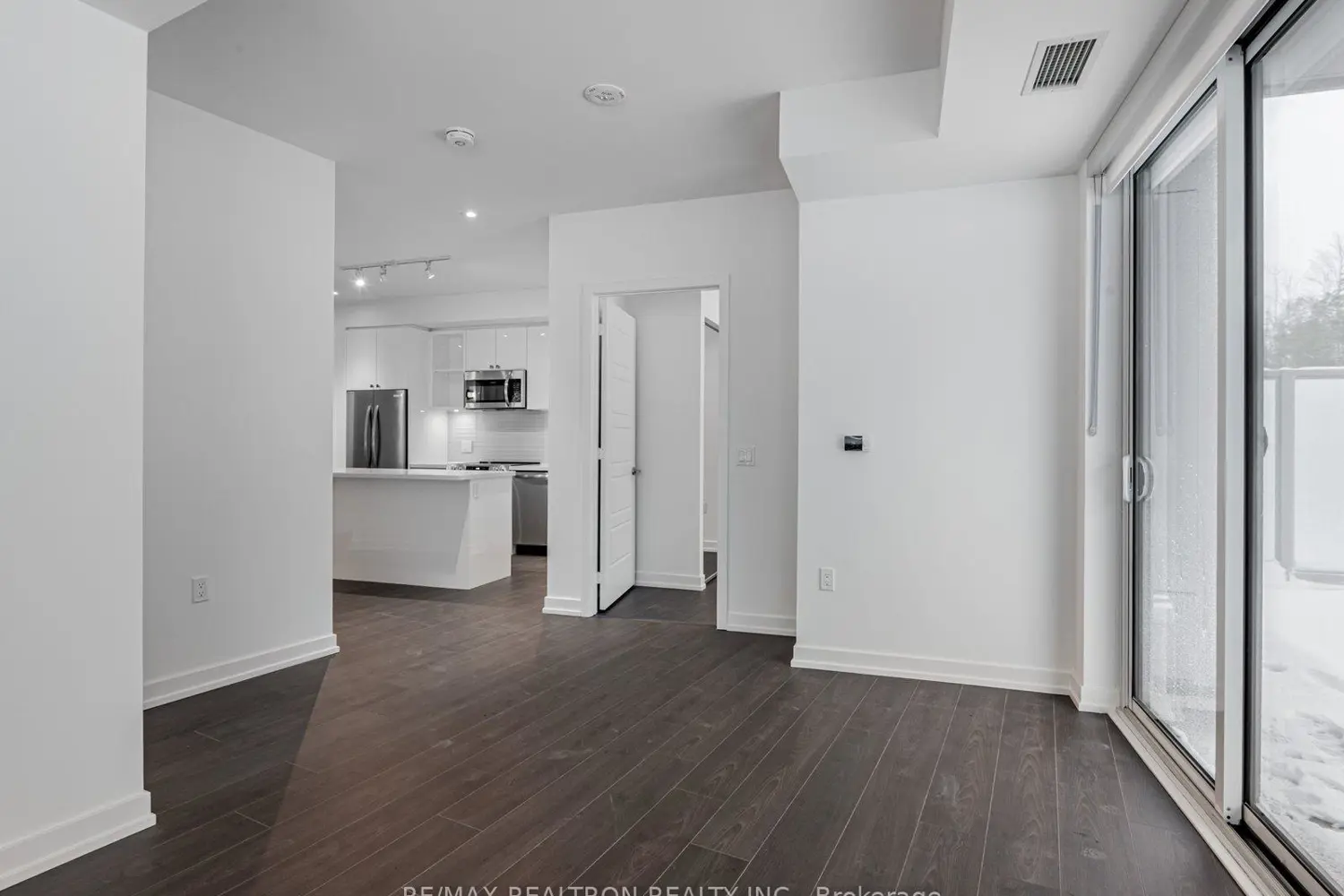 333 Sunseeker Avenue 101