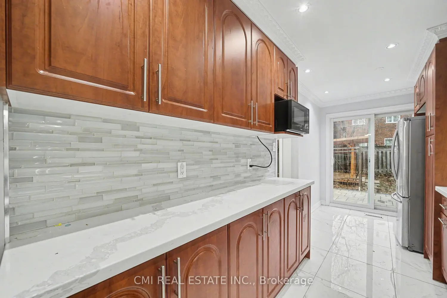 Additional image 7 of 993 Lucerne Crescent