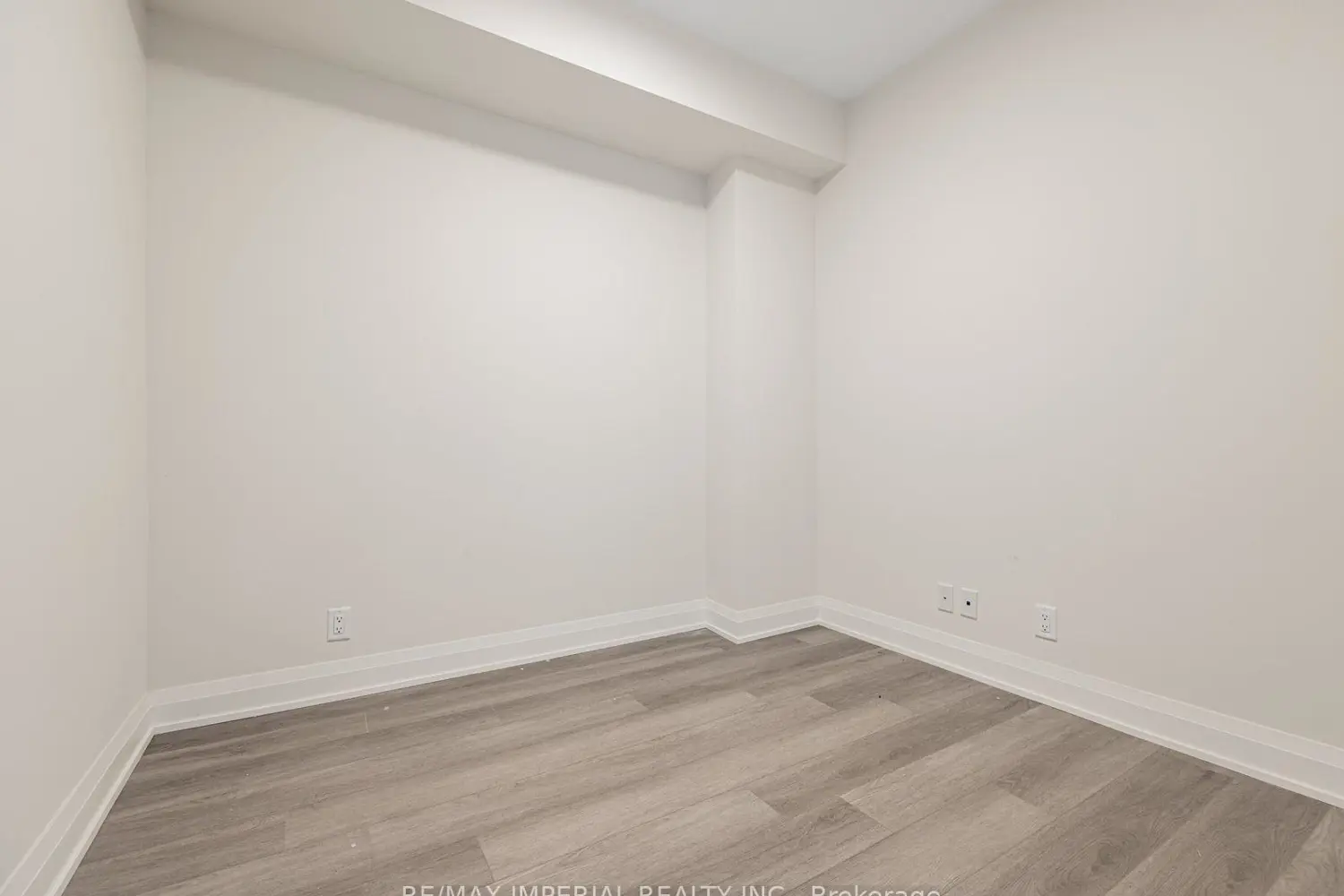 Additional image 3 of 8 Water Walk Drive 3205