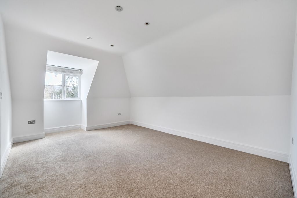 Additional image 18 of 3 bed flat for saleGower Road, Weybridge KT13