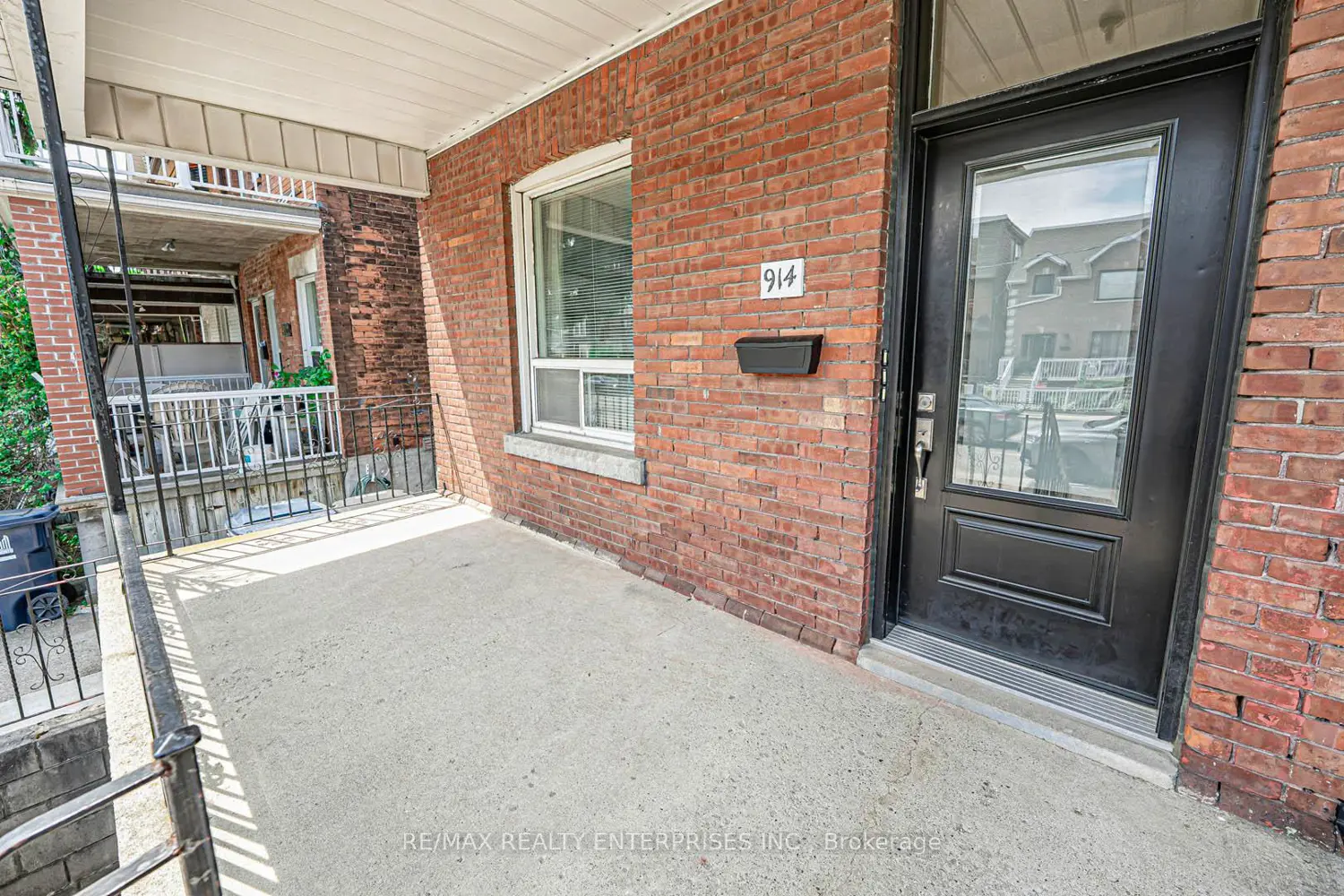 Additional image 2 of 914 Dovercourt Road