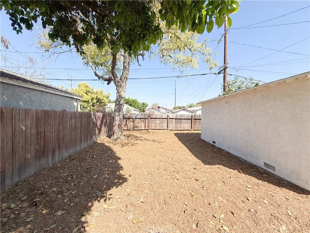 Additional image 20 of 923 E 97th Street, Los Angeles, CA 90002