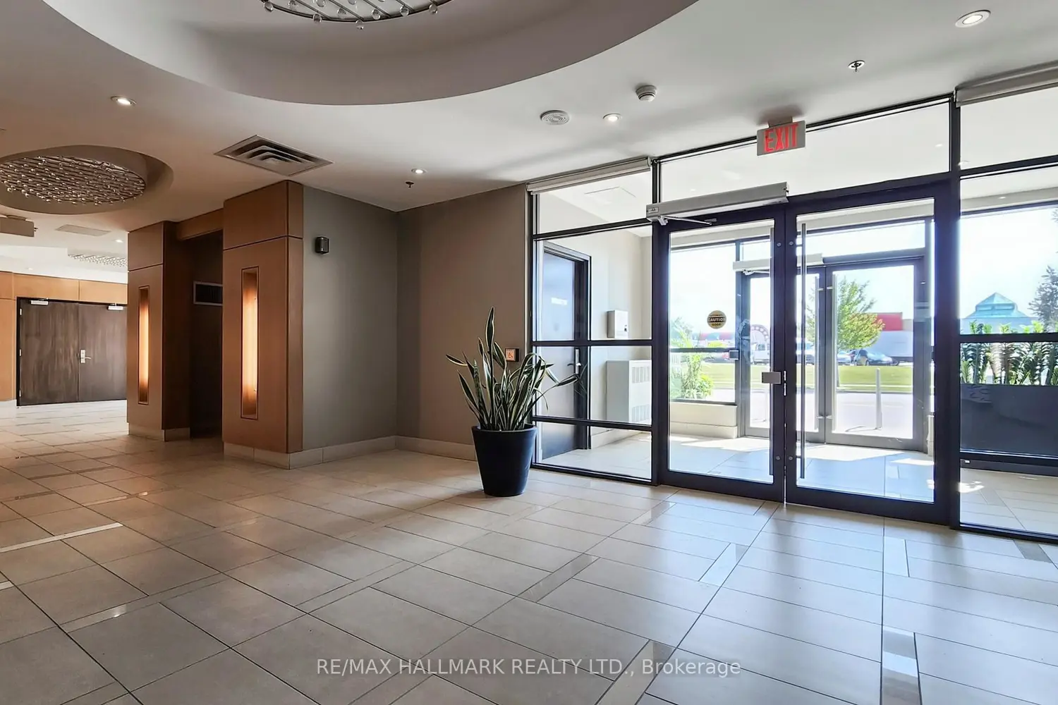 840 Queen's Plate Drive 1207