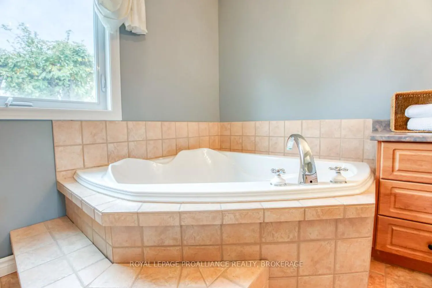 Additional image 15 of 2318 15 Highway