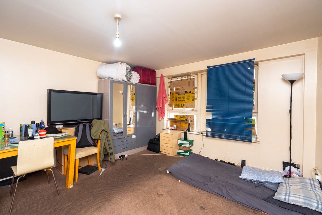 Additional image 2 of 2 bed flat for saleWallace Street, Glasgow G5
