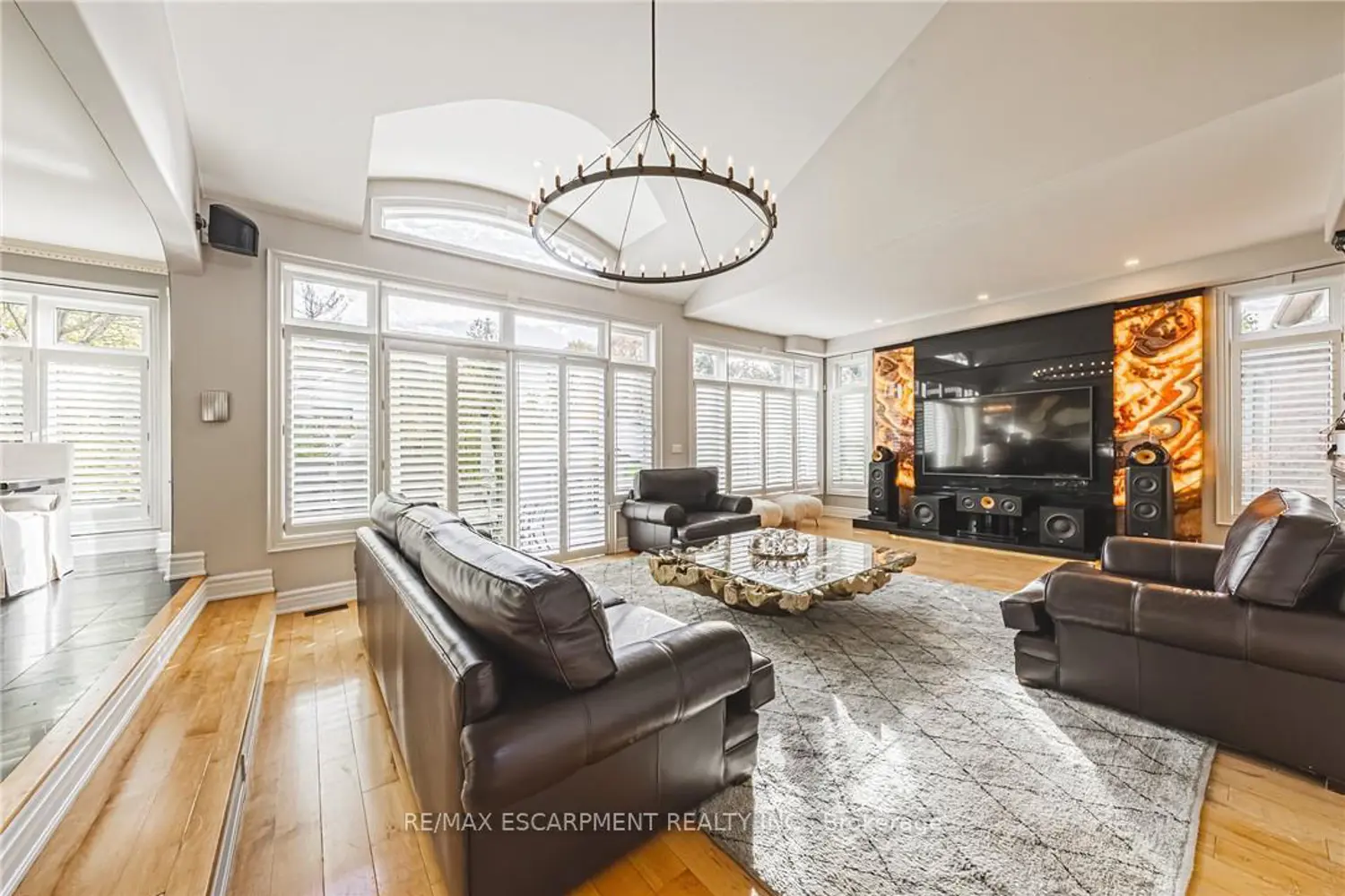 Additional image 5 of 712 Highvalley Road