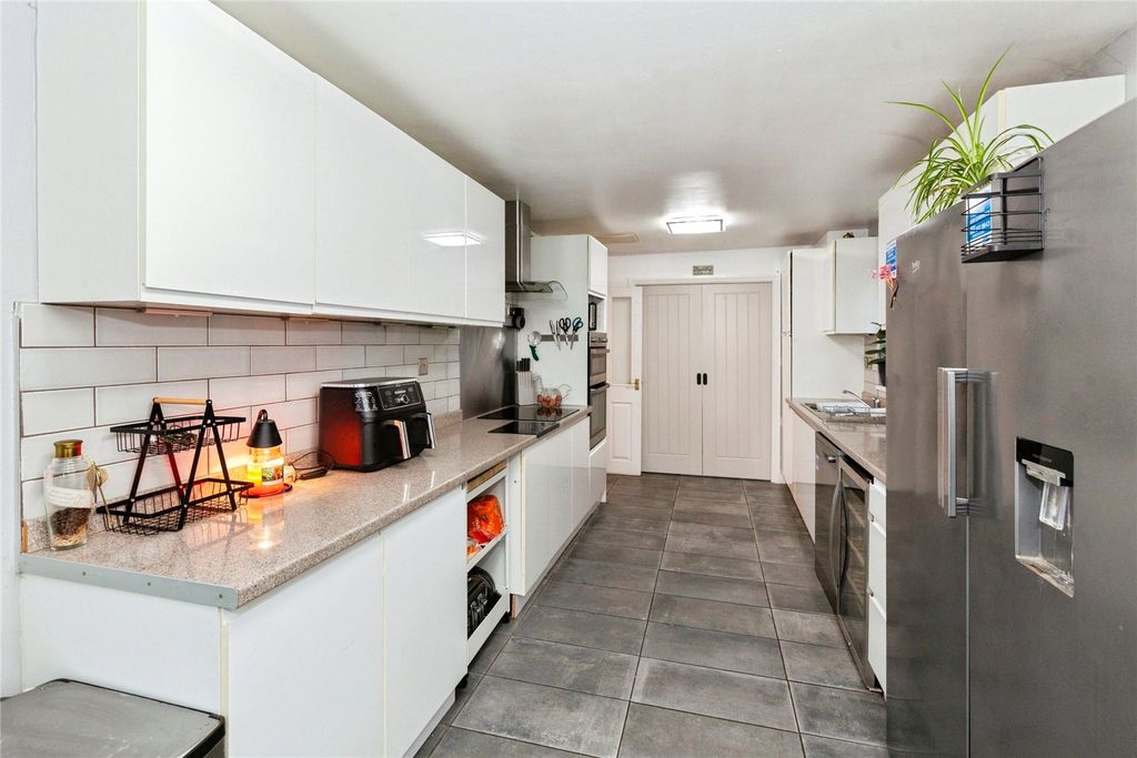 Additional image 6 of 4 bed semi-detached house for saleCox Green Lane, Maidenhead, Berkshire SL6