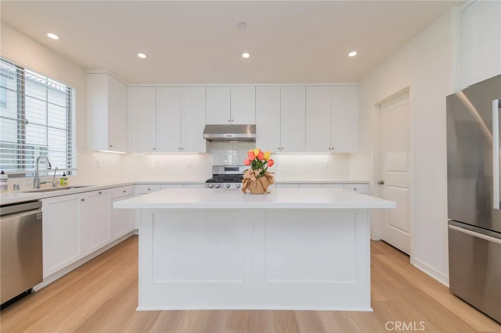 Additional image 11 of 723 Spring Garden Gdn, Irvine, CA 92618