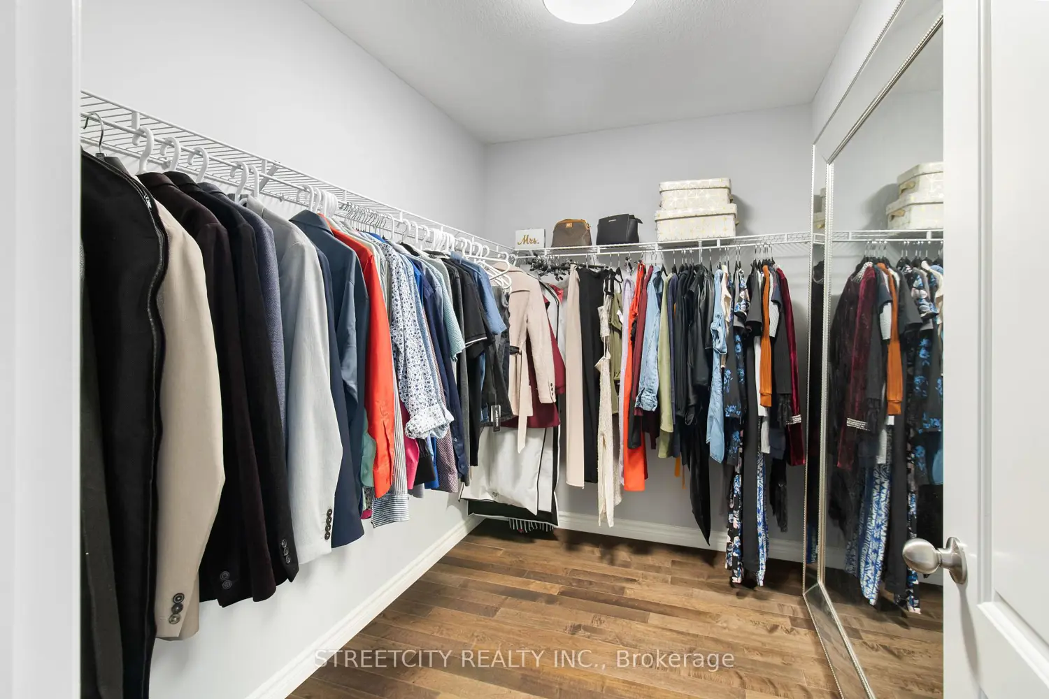 Additional image 6 of 4453 Lismer Lane