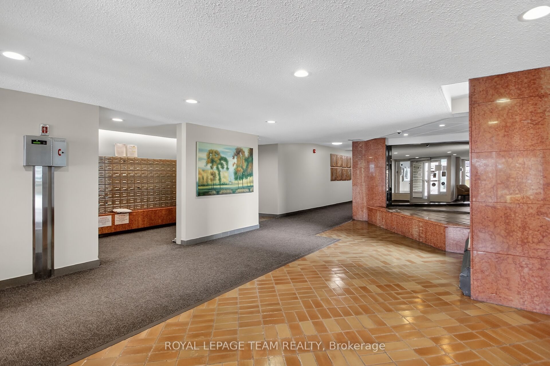Additional image 4 of 606-555 Brittany Drive, Ottawa, ON, K1K 4C5