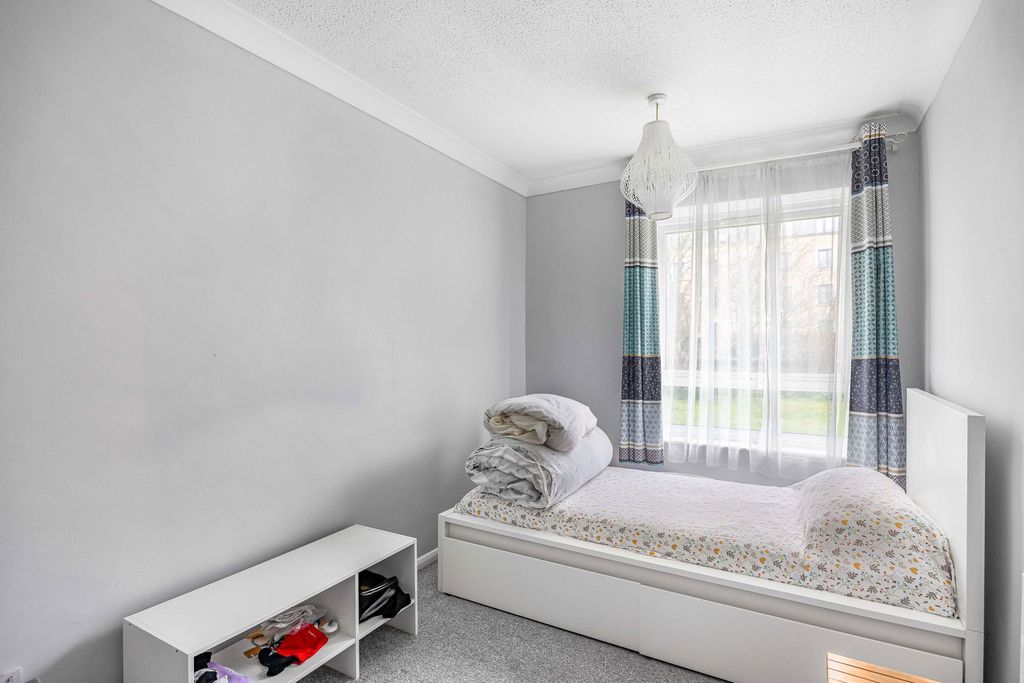 Additional image 10 of 2 bed flat for saleHillcourt Road, Cheltenham GL52