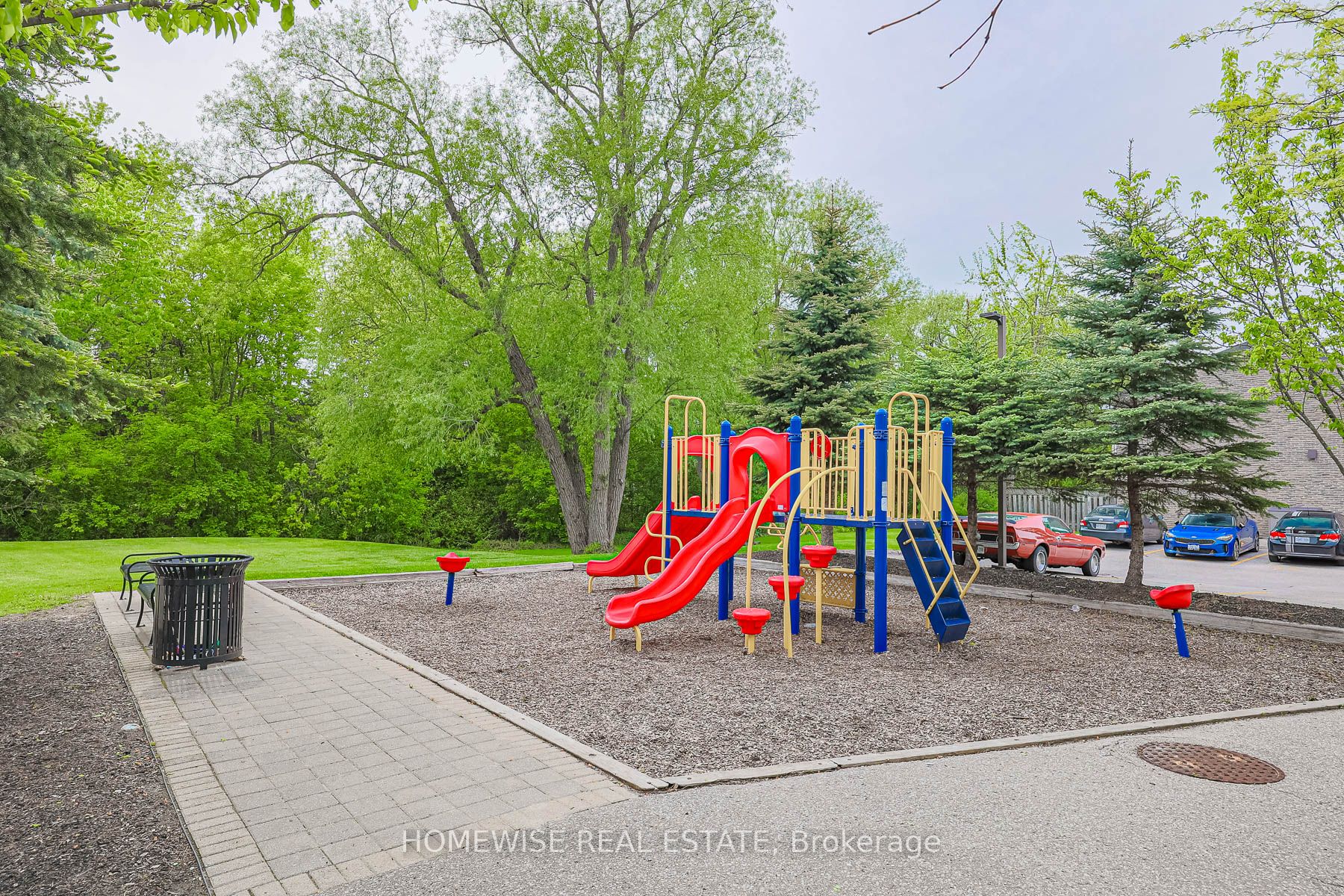 Additional image 3 of 18-560 Waverly Street N, Oshawa, ON, L1J 5Y4