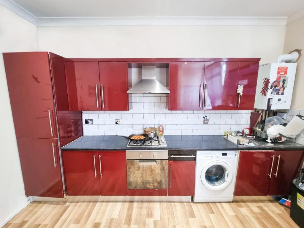 Additional image 3 of 1 bed flat for sale17-19 Park St West, Town Centre, Luton, Bedfordshire LU1