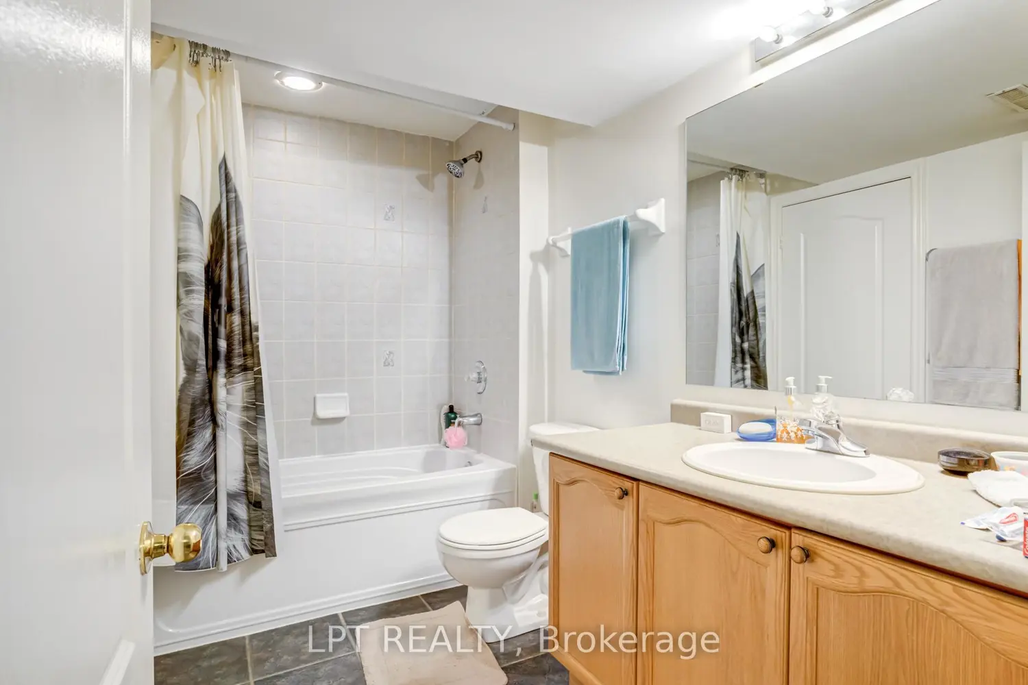 Additional image 18 of 19 Treeline Boulevard