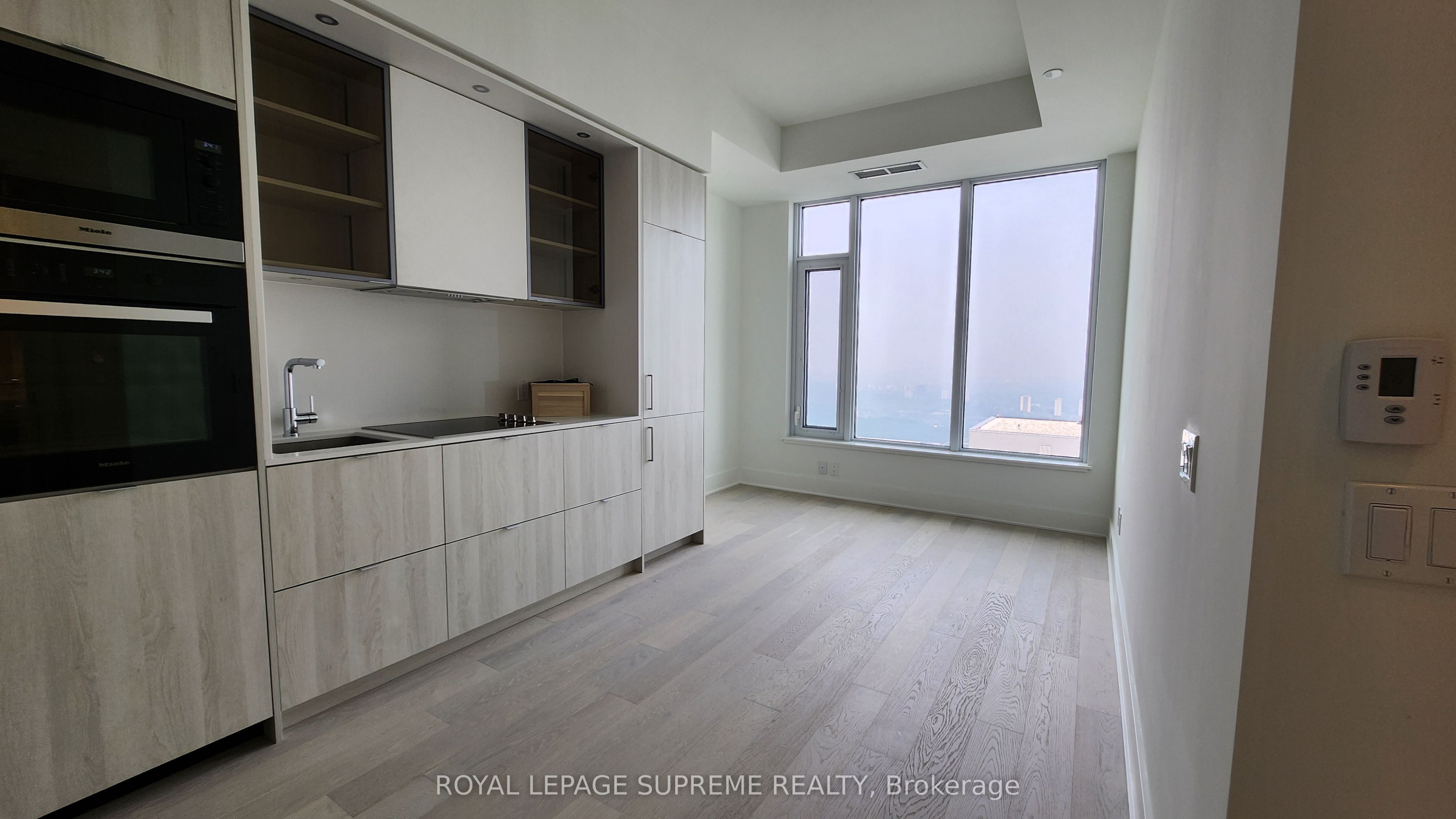 Additional image 2 of 5805-11 Yorkville Avenue, Toronto, ON, M4W 0B7