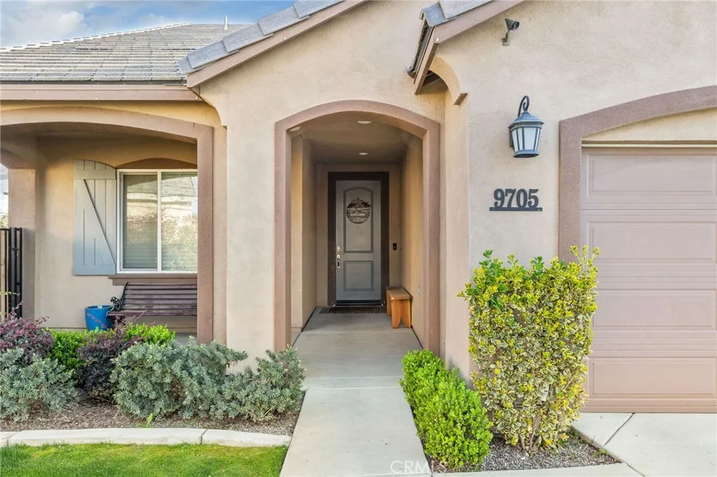 Additional image 4 of 9705 Dutchman Peak Ln, Bakersfield, CA 93311