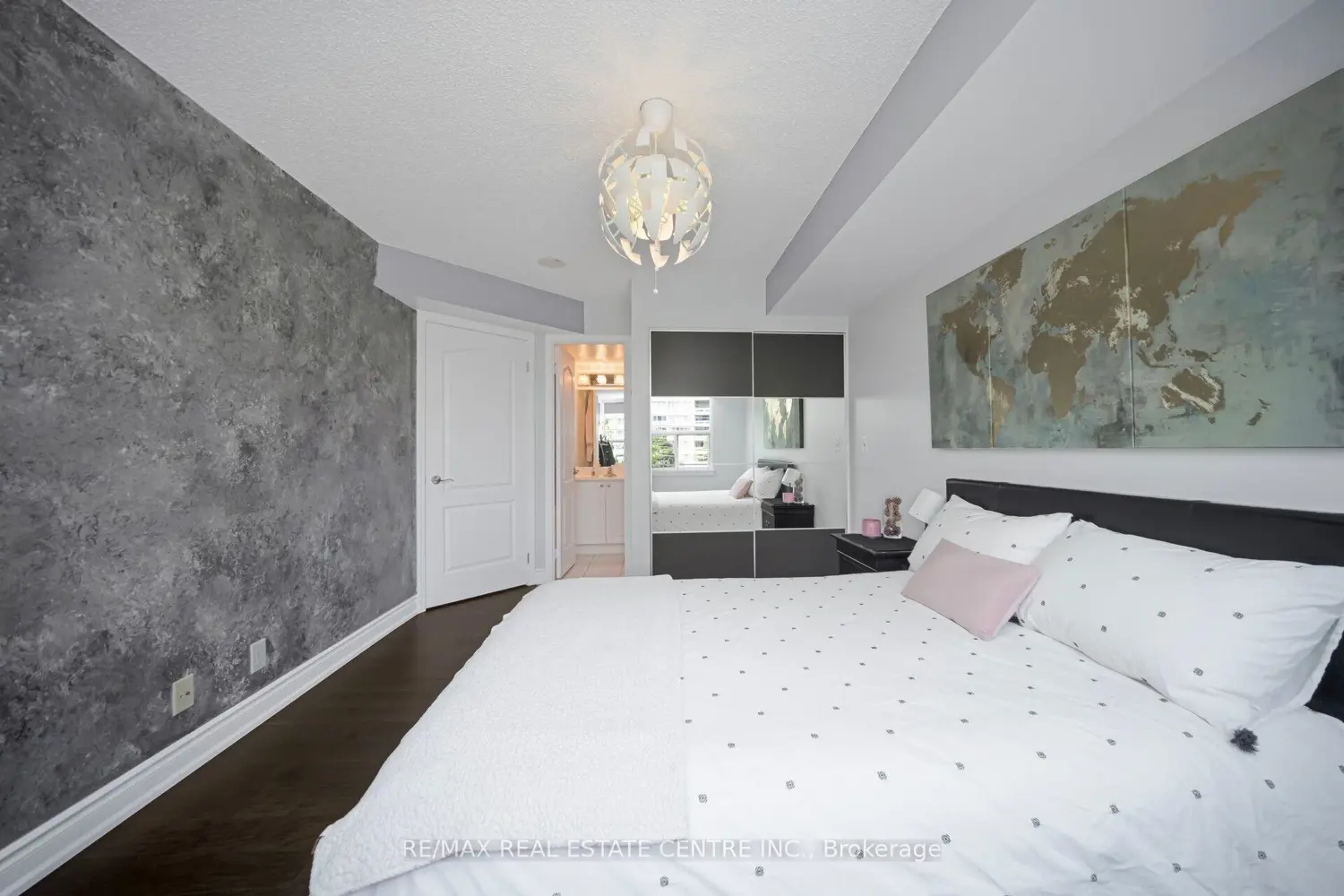 Additional image 13 of 1 Elm Drive 302