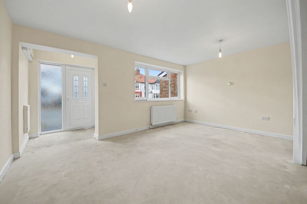 Additional image 5 of 3 bed terraced house for saleManor Farm Road, Bitterne Park SO18