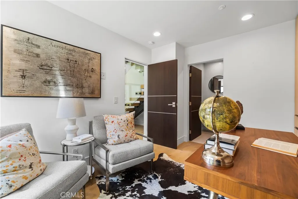 Additional image 43 of 214 El Porto Street, Manhattan Beach, CA 90266