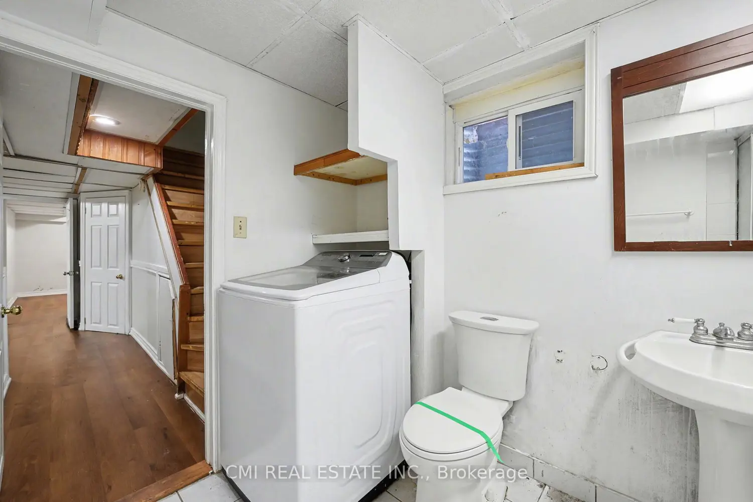 Additional image 16 of 993 Lucerne Crescent