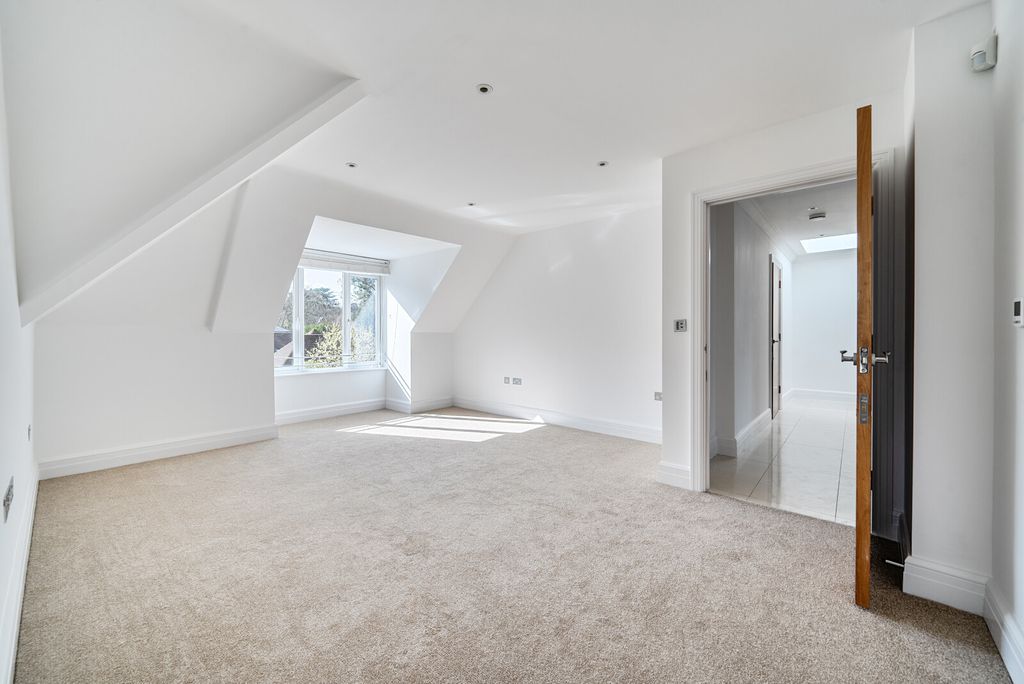 Additional image 12 of 3 bed flat for saleGower Road, Weybridge KT13