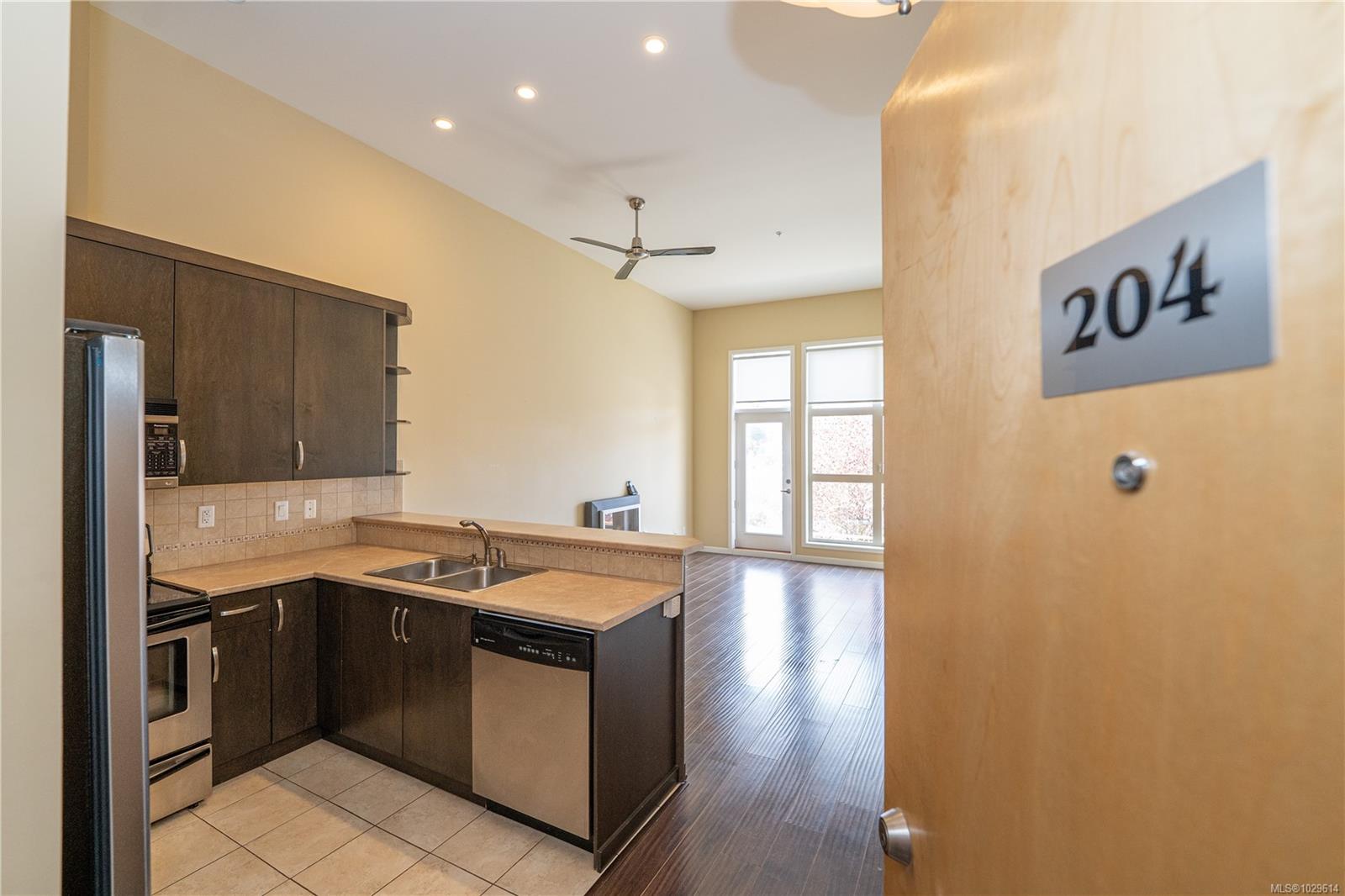 Additional image 5 of 204-10421 Resthaven Drive, Sidney, BC, V8L 3H4