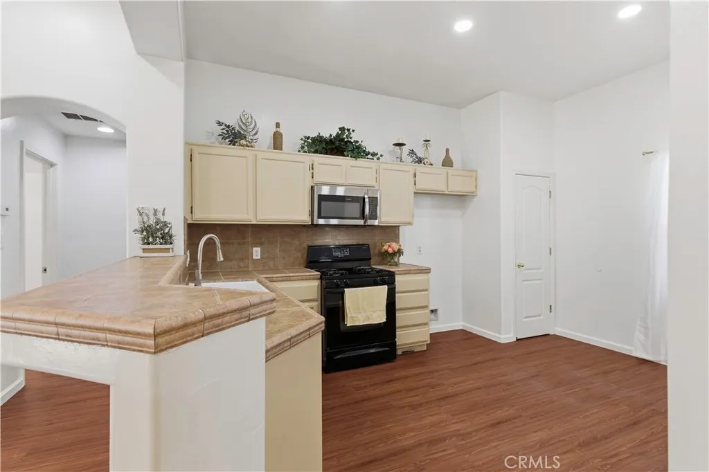 Additional image 10 of 8201 Capitan Dr, Bakersfield, CA 93313