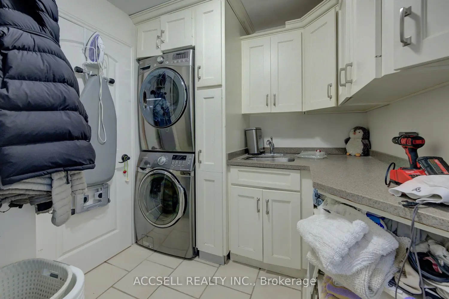 Additional image 3 of 600 Highvalley Road