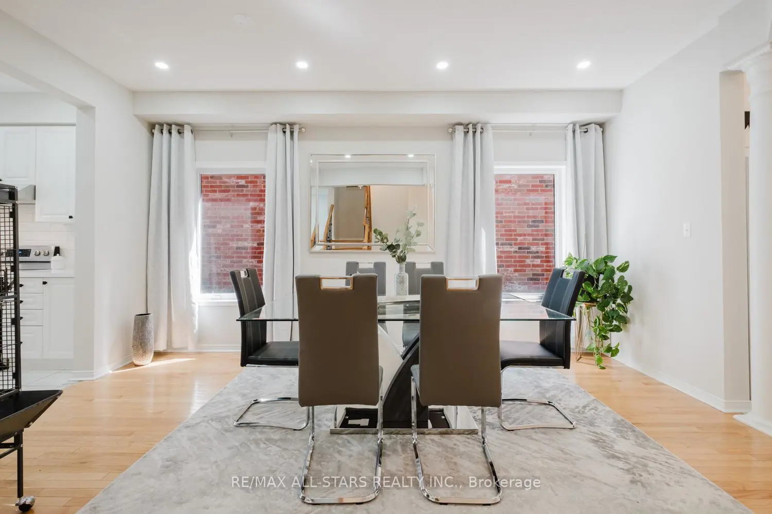 19 Coronet Street photo 3