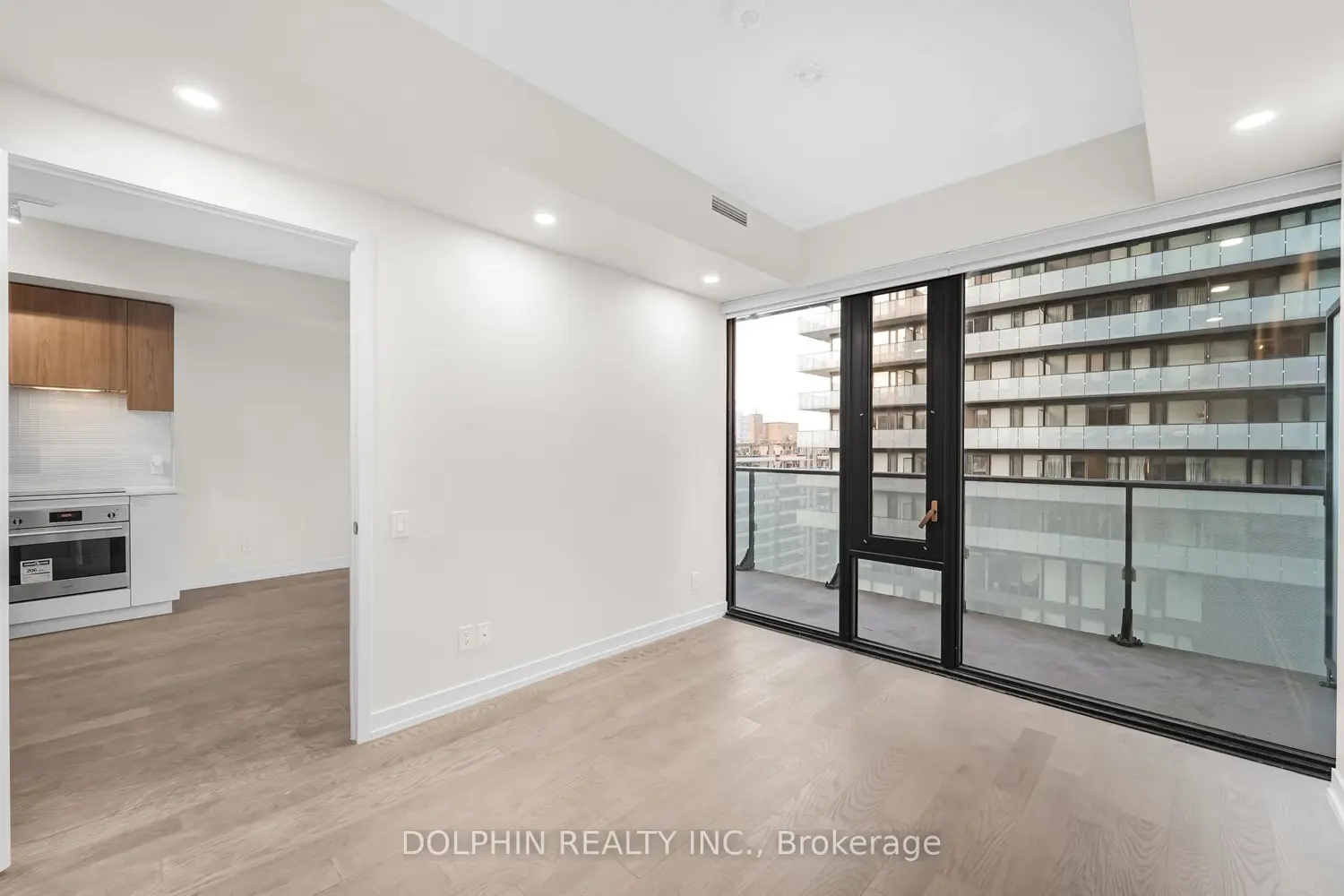 Additional image 14 of 161 Roehampton Avenue 1007
