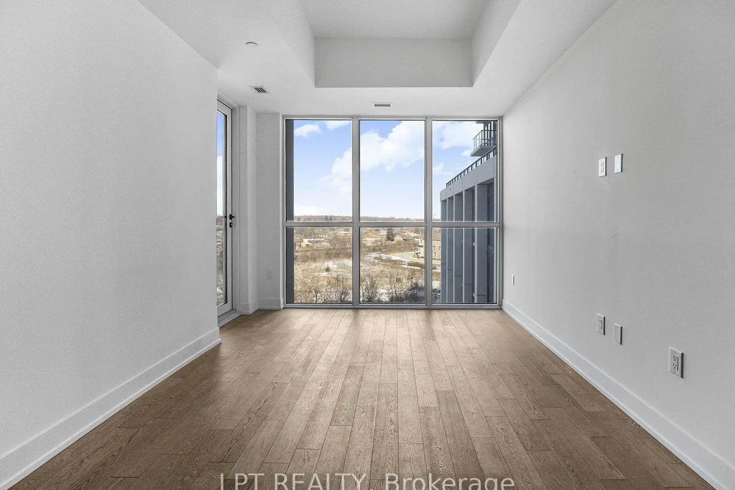 Additional image 7 of 1063 Douglas Mccurdy Common 615