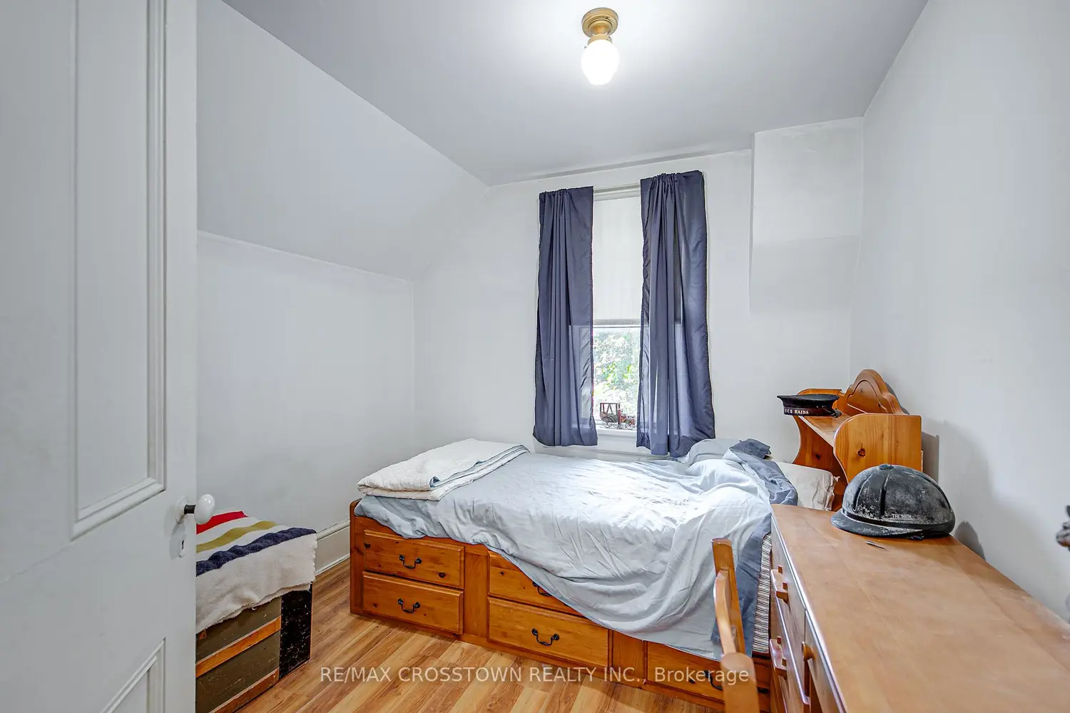 Additional image 17 of 6409 10Th Line