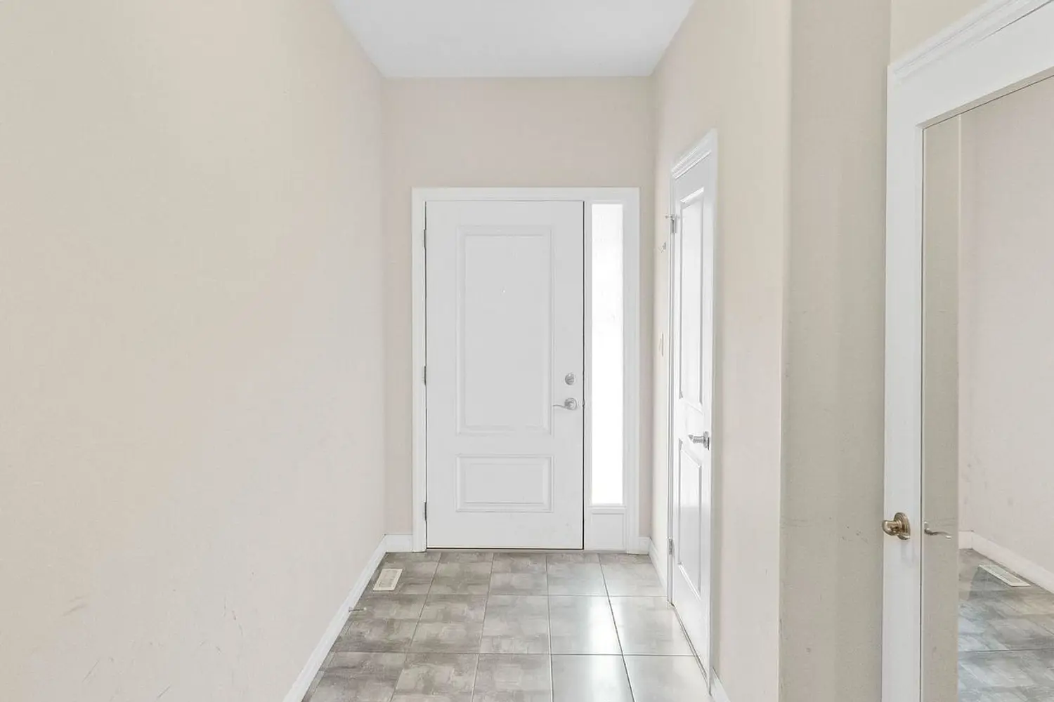 Additional image 5 of 811 Sarnia Road 56