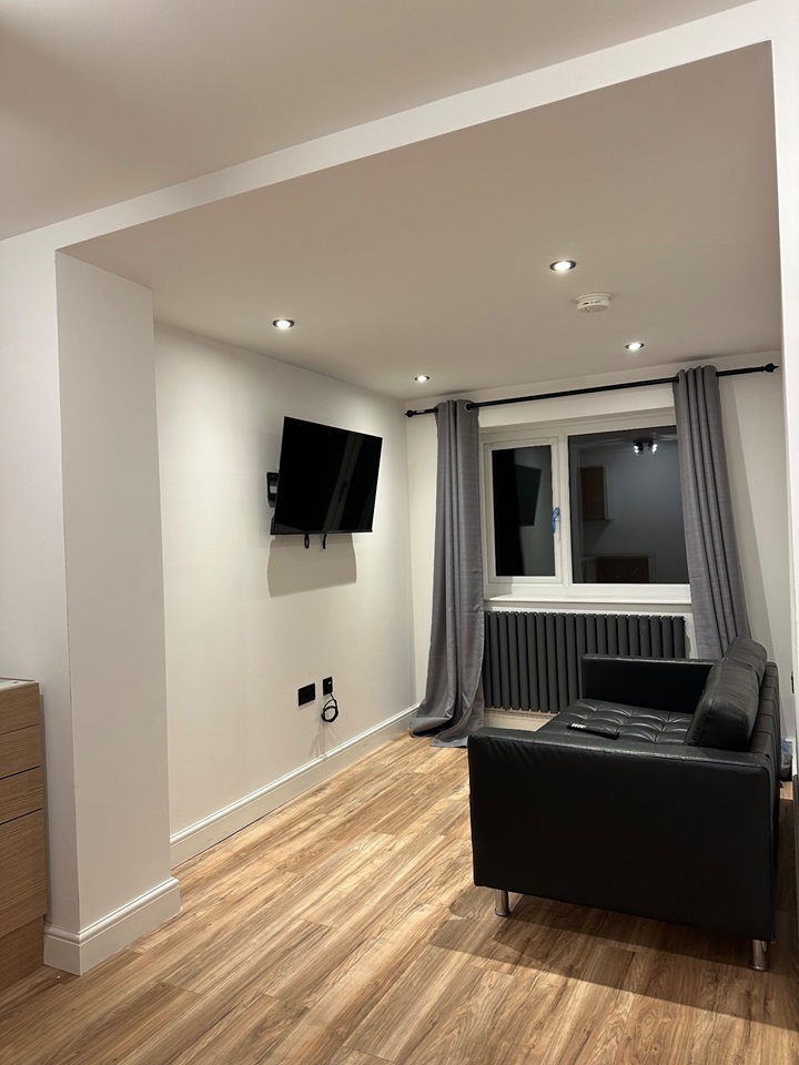 1 Bed Flat, Roundhay, LS8, N1 7GU