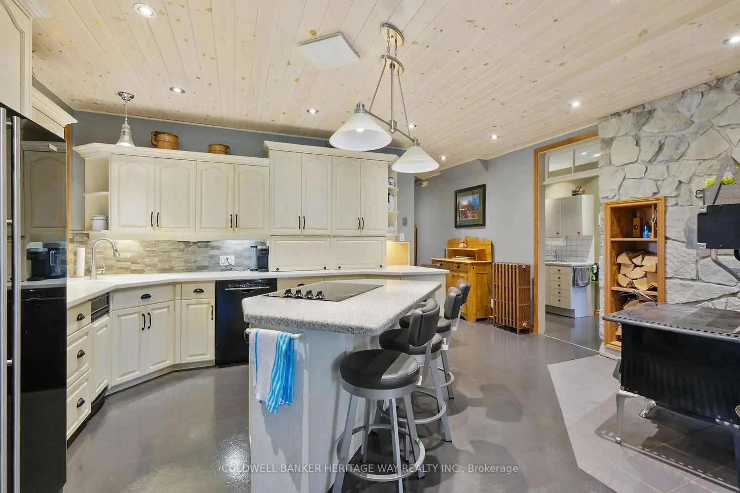 Additional image 11 of 1276 9Th Line