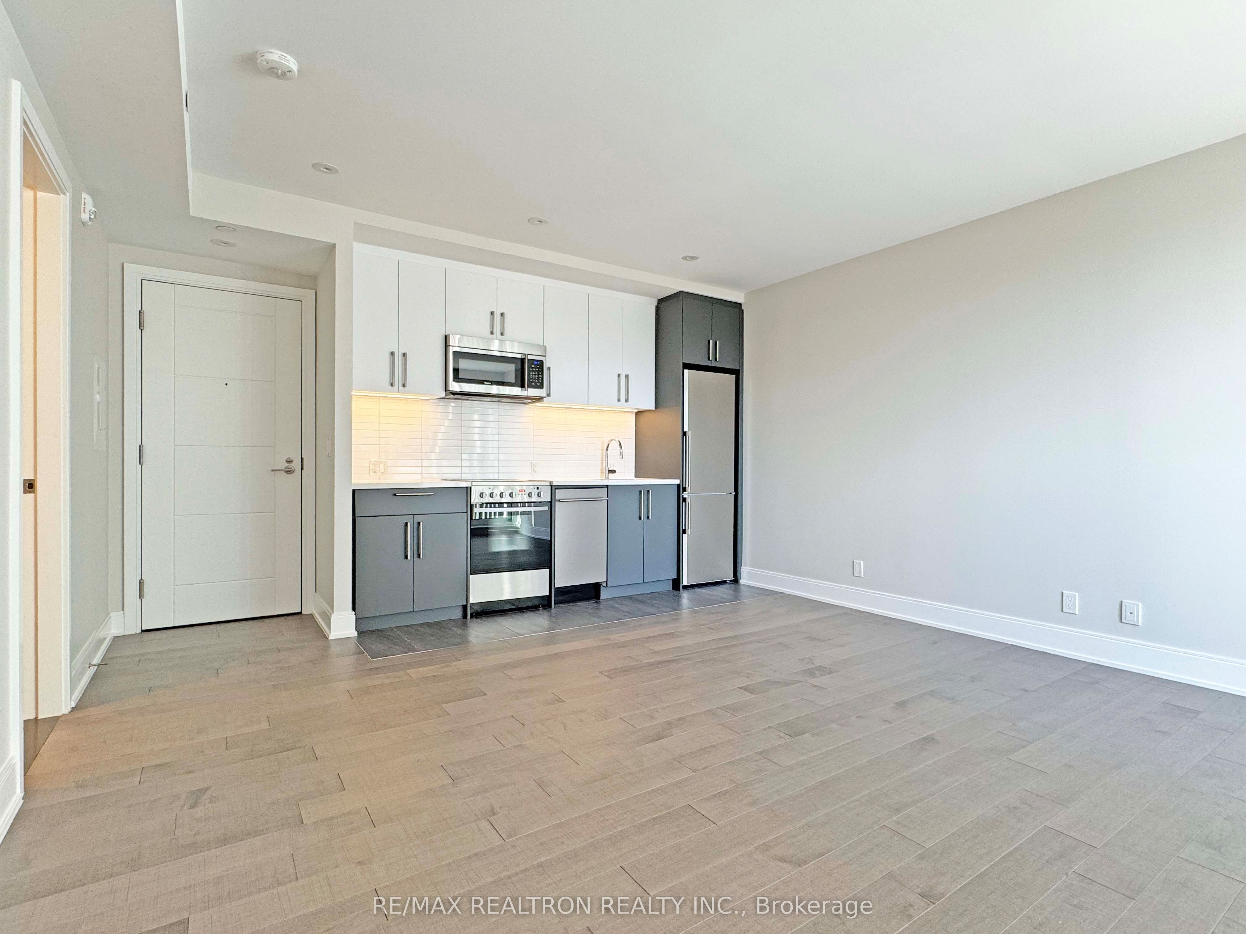 Additional image 4 of 602-11 Walmer Road, Toronto, ON, M5R 2W9