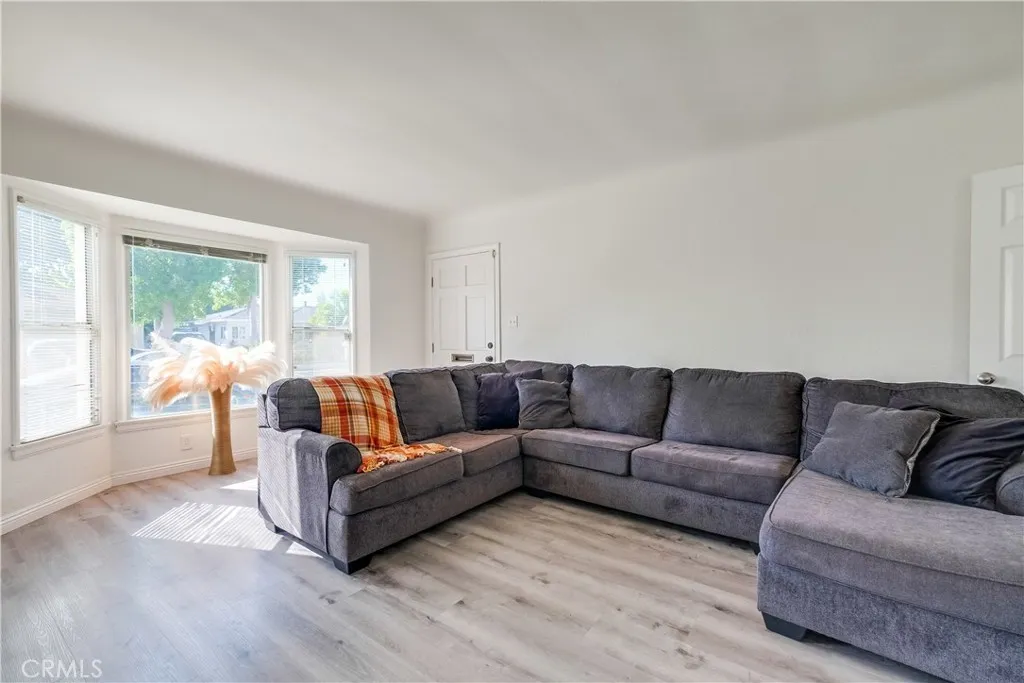 Additional image 9 of 2709 E Van Buren St, Long Beach, CA 90810