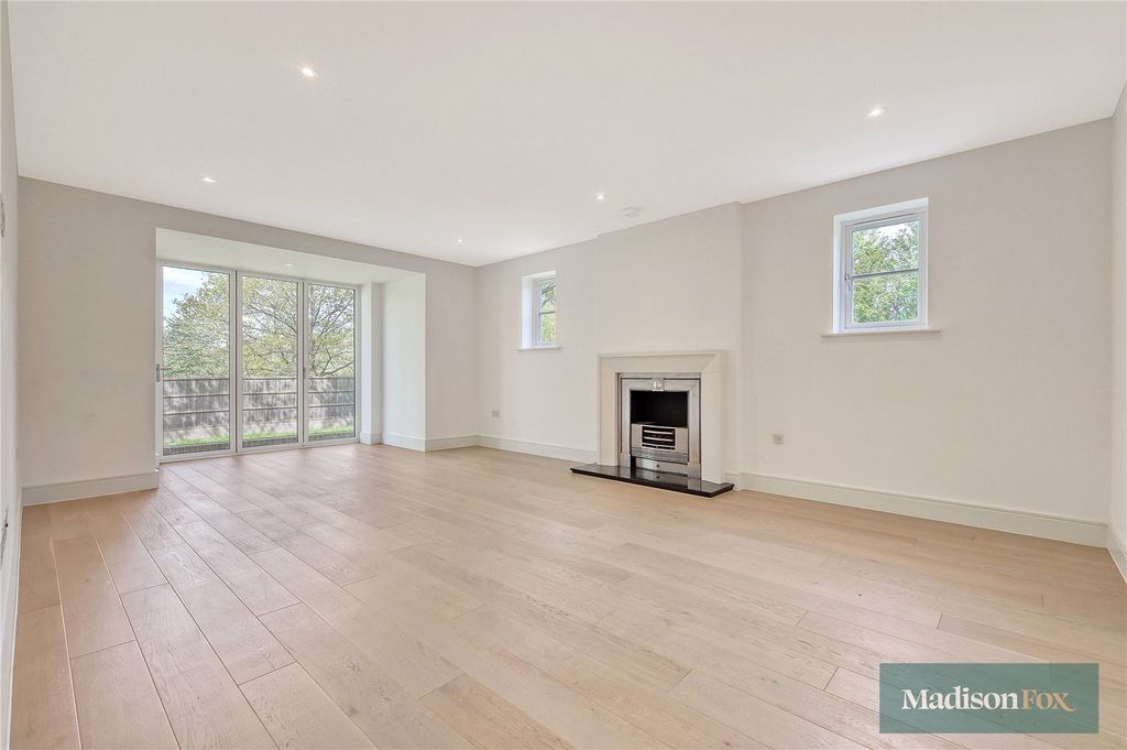 Additional image 14 of 5 bed detached house for saleHigh Road, Chigwell, Essex IG7