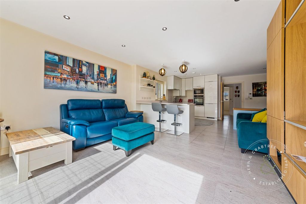 Additional image 6 of 2 bed flat for saleThe Retreat, The Chantry, Llandaff, Cardiff CF5