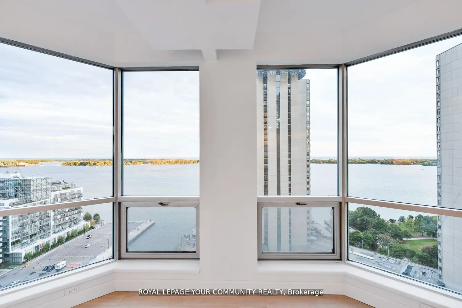 Additional image 6 of 10 Queens Quay 2402