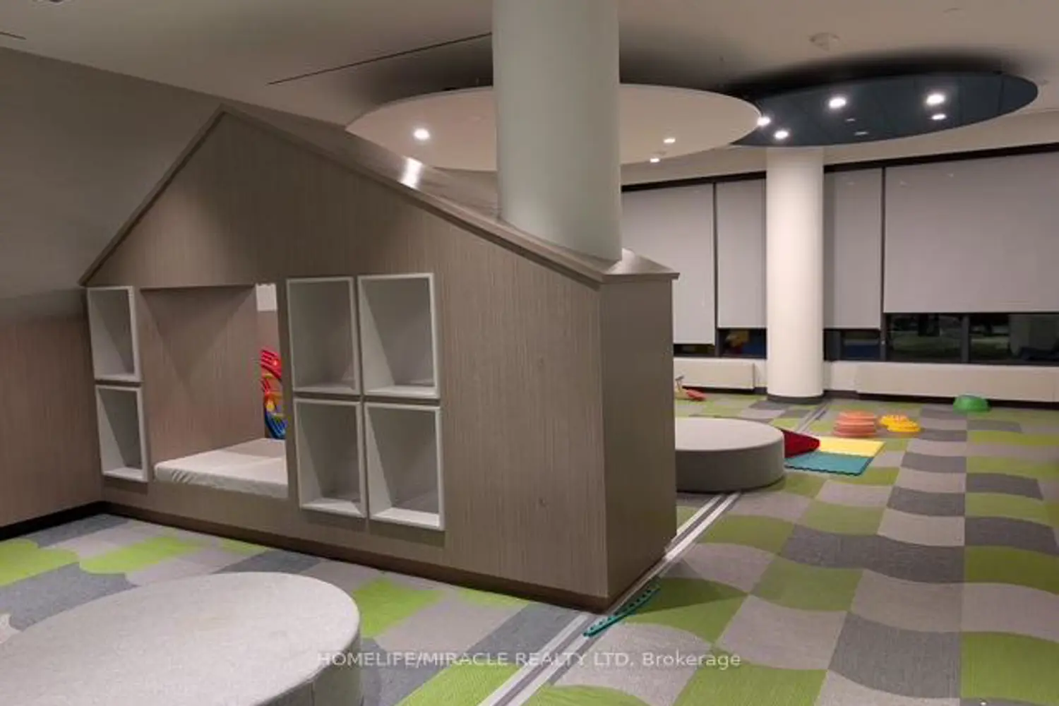 Additional image 16 of 225 Sumach Street 2511